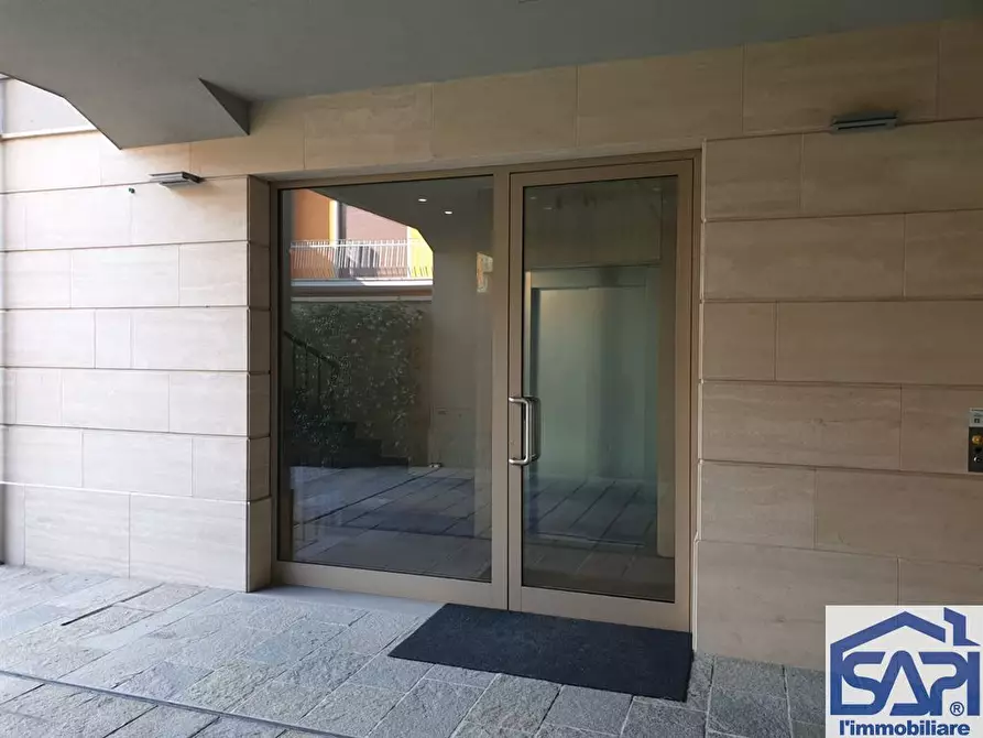 Immagine 2 di Appartamento in affitto  a Seregno