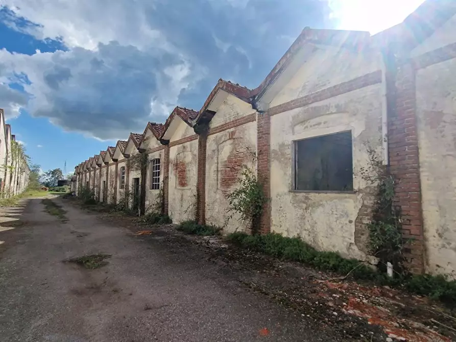 Immagine 2 di Terreno edificabile in vendita  a Galliate