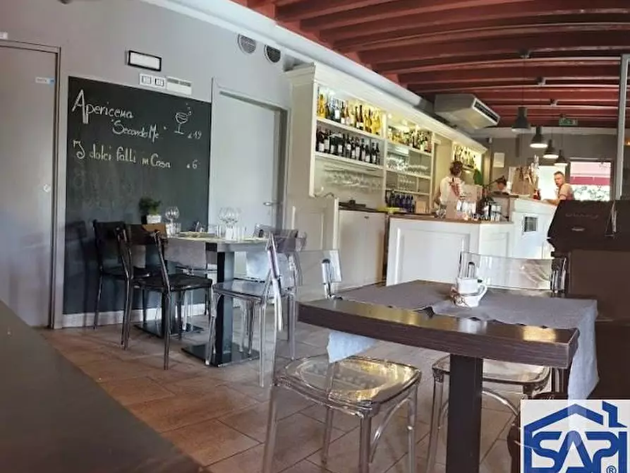 Immagine 2 di Negozio in vendita  in VIA IV NOVEMBRE a Albiate