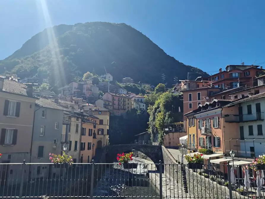 Immagine 8 di Appartamento in vendita  in via garibaldi a Argegno