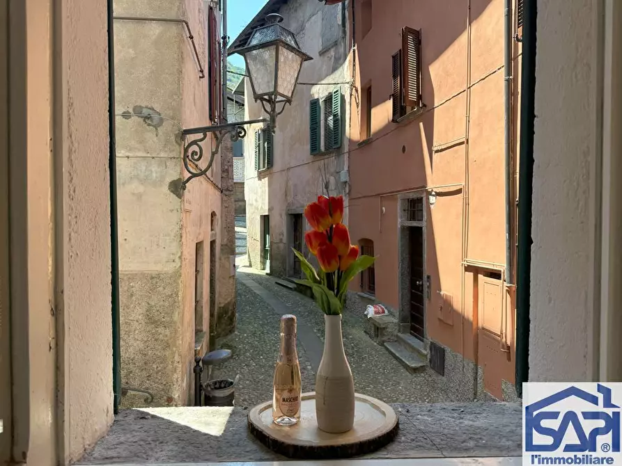 Immagine 6 di Appartamento in vendita  in via garibaldi a Argegno