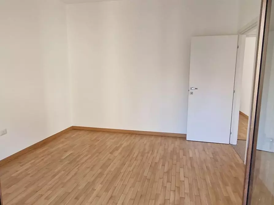 Immagine 5 di Villa in vendita  in VIA PASUBIO a Nova Milanese