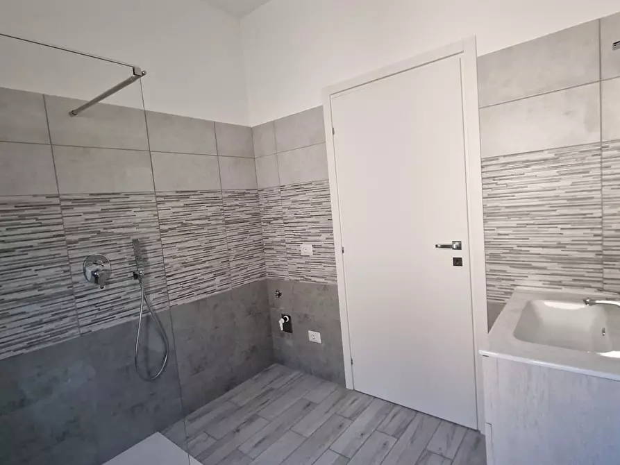 Immagine 1 di Villa in vendita  in VIA PASUBIO a Nova Milanese