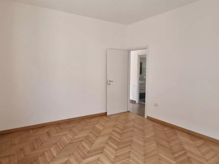 Immagine 3 di Villa in vendita  in VIA PASUBIO a Nova Milanese