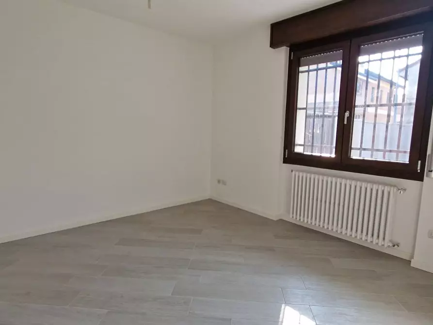 Immagine 9 di Villa in vendita  in VIA PASUBIO a Nova Milanese