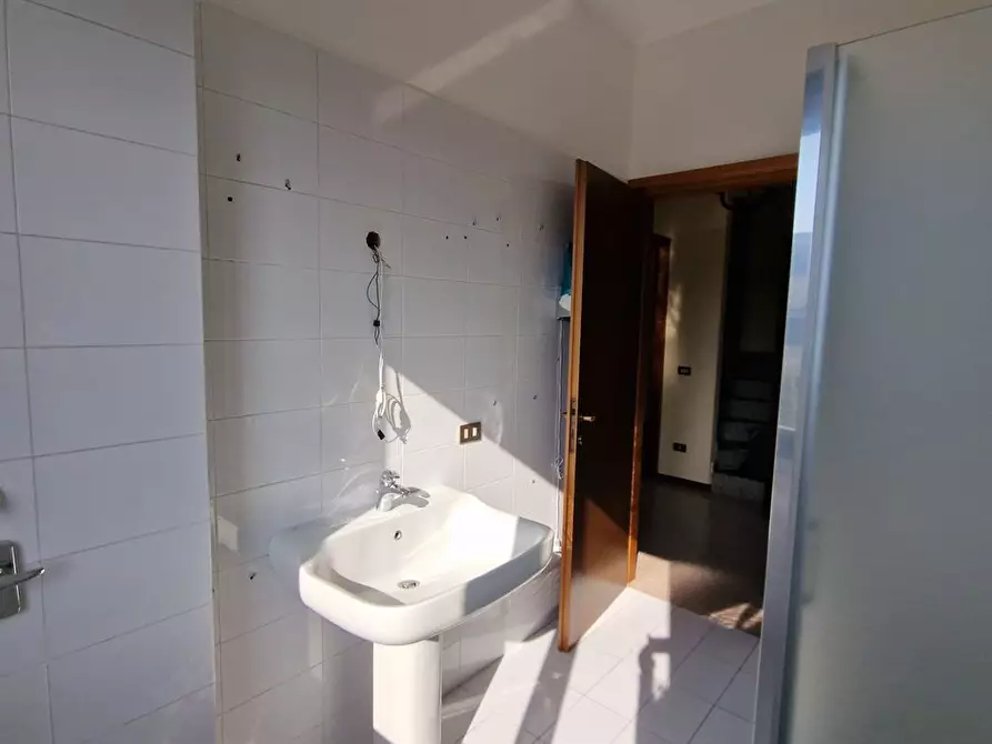 Immagine 3 di Casa semindipendente in vendita  in VIA PARRI a Solaro