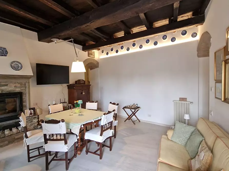 Immagine 1 di Appartamento in vendita  in via corti a Erba