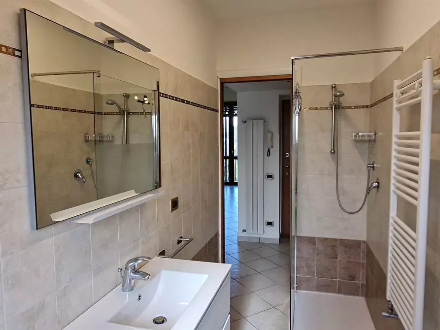 Immagine 6 di Appartamento in affitto  in via toti a Cologno Monzese