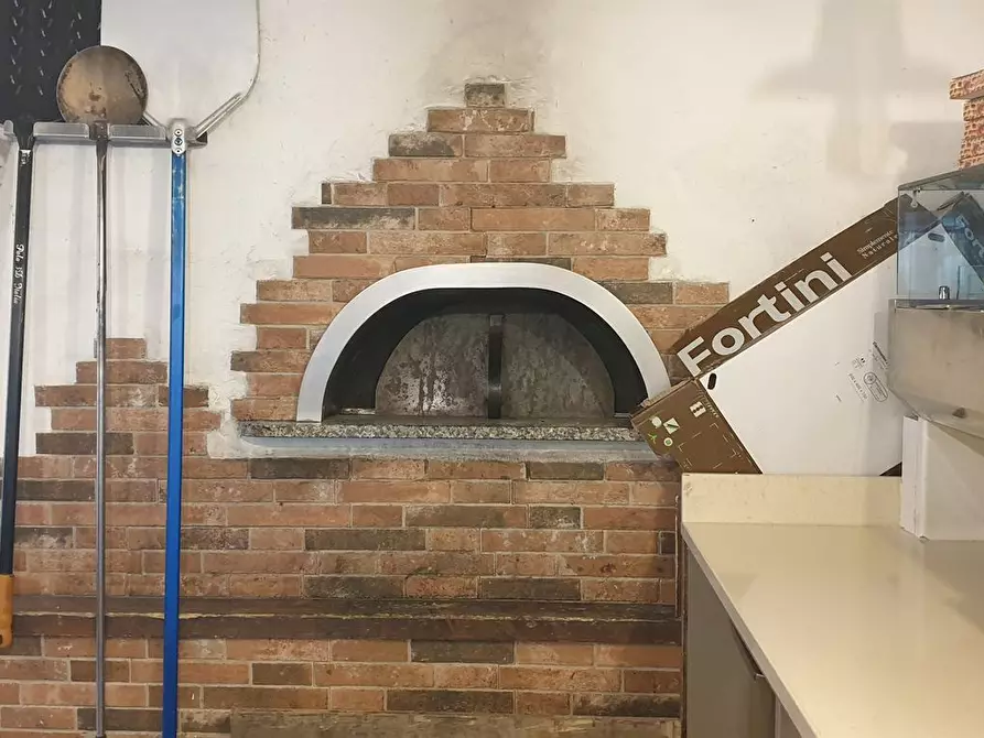 Immagine 3 di Pizzeria / Pub in vendita  in Via Beato Angelico 2 a Muggiò