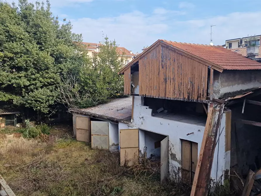 Immagine 7 di Palazzo in vendita  a Lissone