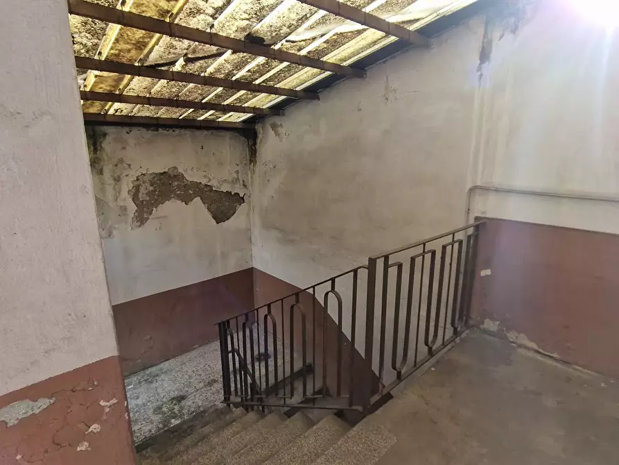 Immagine 8 di Palazzo in vendita  a Lissone