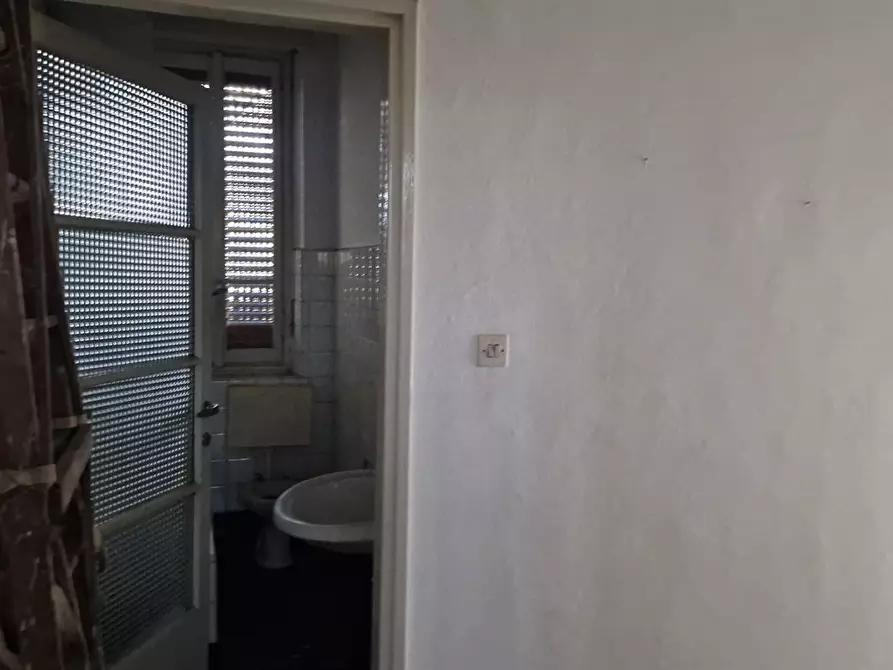 Immagine 6 di Palazzo in vendita  a Lissone