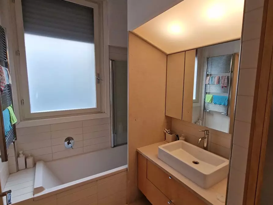 Immagine 7 di Appartamento in vendita  in via barbavara 7 a Milano