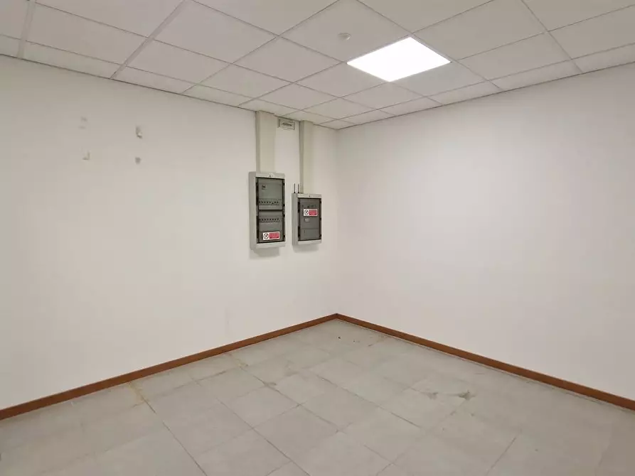 Immagine 4 di Ufficio in vendita  a Lissone