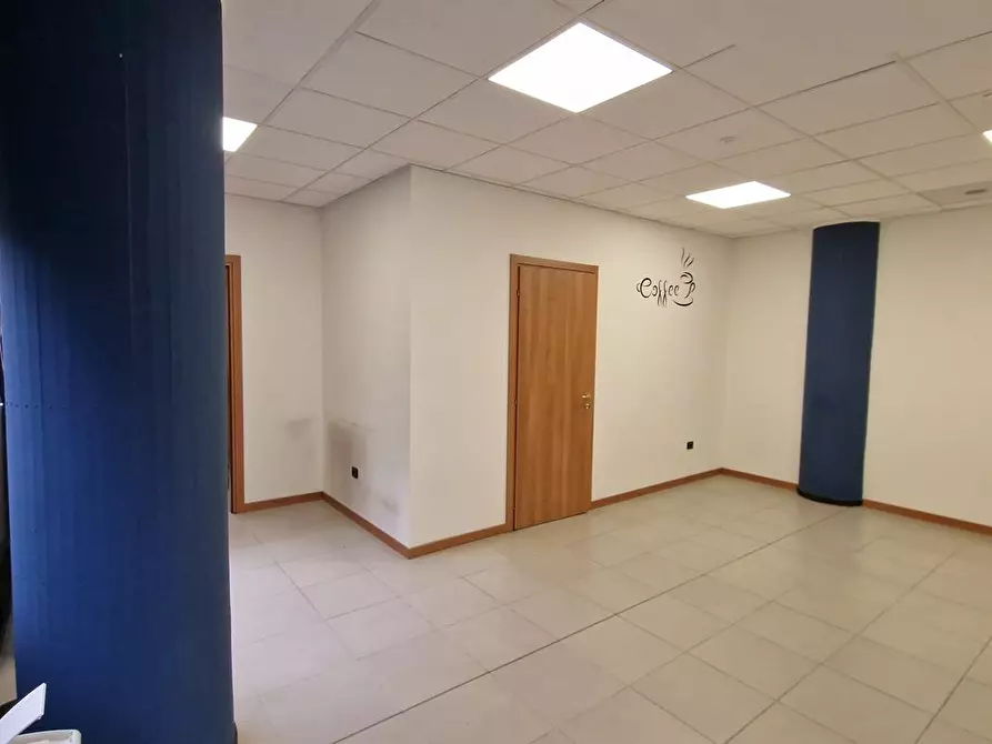 Immagine 3 di Ufficio in vendita  a Lissone