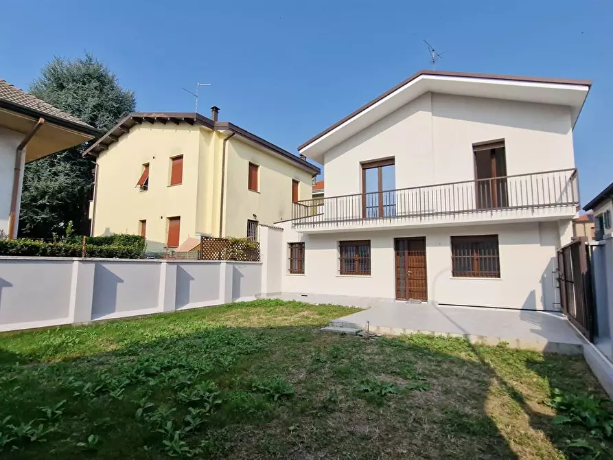 Immagine 5 di Villa in vendita  in VIA PASUBIO a Nova Milanese