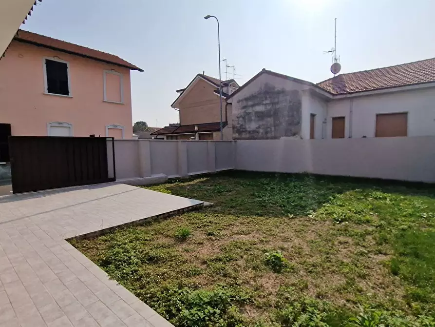 Immagine 7 di Villa in vendita  in VIA PASUBIO a Nova Milanese