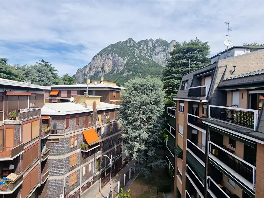 Immagine 1 di Appartamento in affitto  in via fratelli ticozzi a Lecco