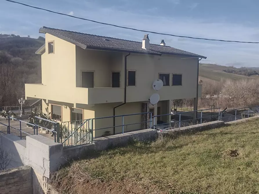 Immagine 4 di Villa in vendita  in CONTRADA SANTA CECILIA a Baranello