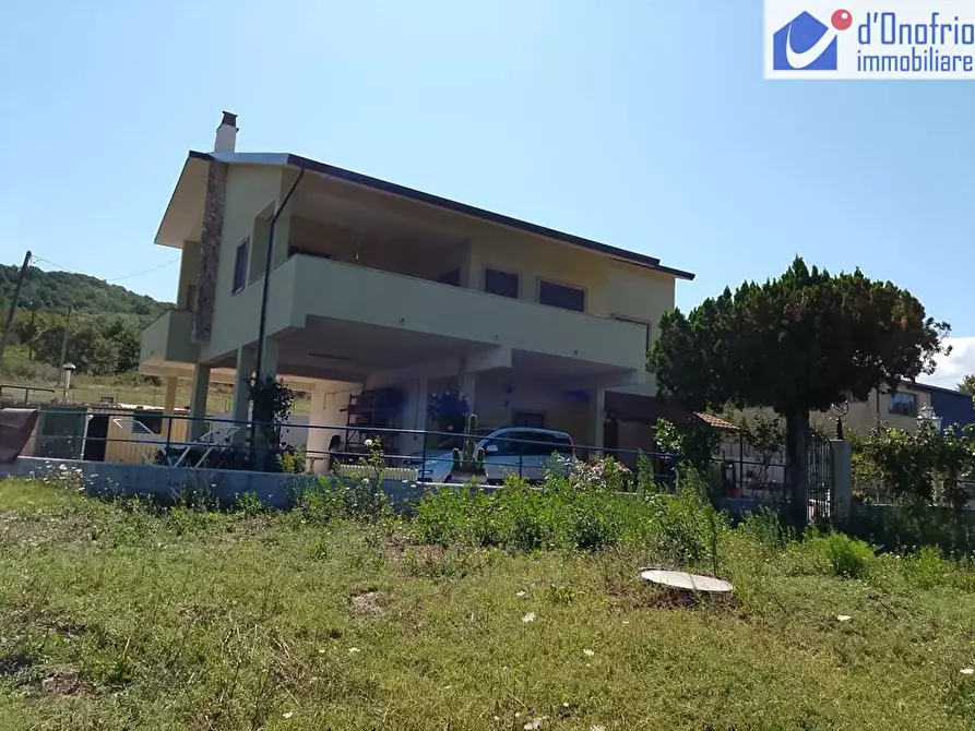 Immagine 1 di Villa in vendita  in CONTRADA SANTA CECILIA a Baranello