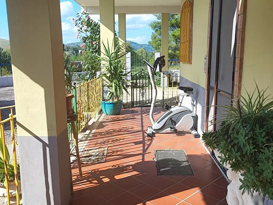 Immagine 3 di Villa in vendita  in CONTRADA SANTA CECILIA a Baranello