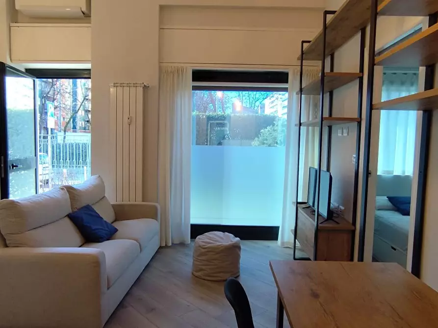 Immagine 1 di Appartamento in affitto  in via Luciano Zuccoli 26 a Milano