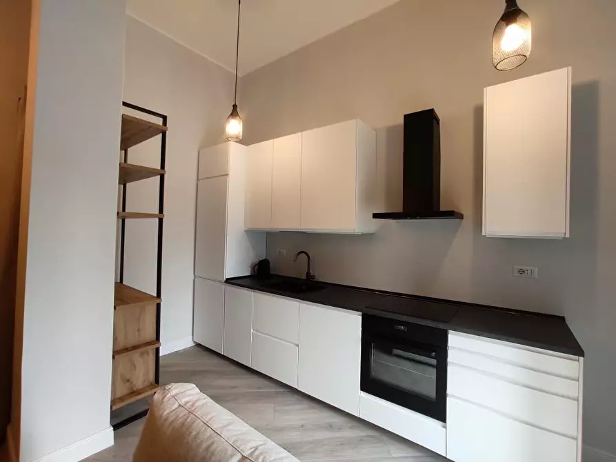 Immagine 2 di Appartamento in affitto  in via Luciano Zuccoli 26 a Milano