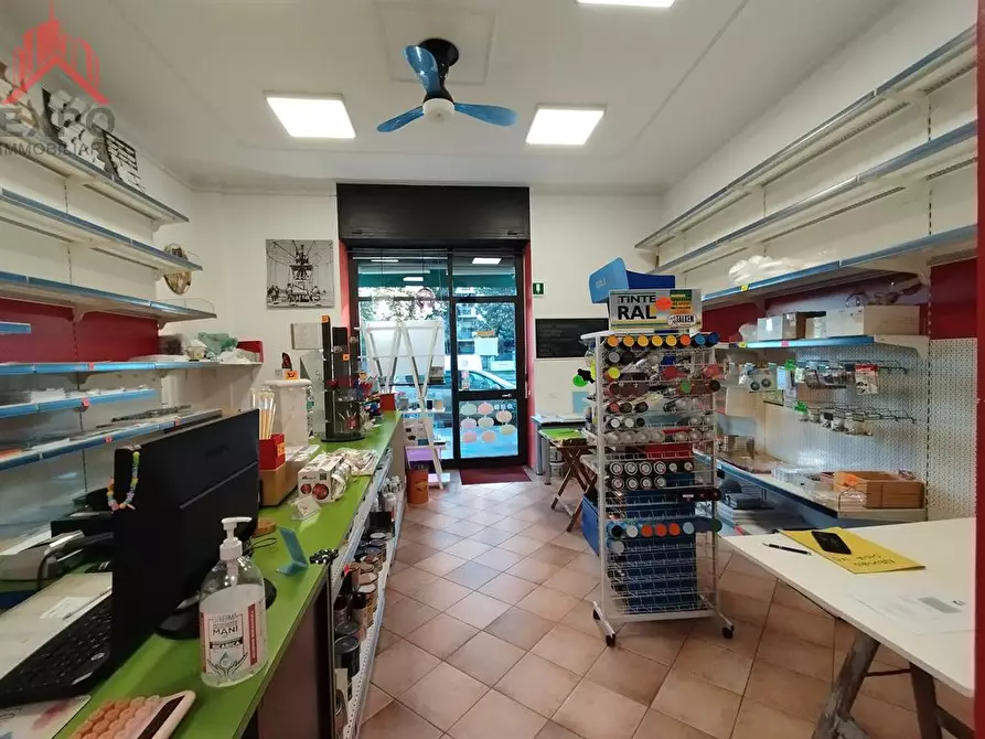 Immagine 9 di Negozio in vendita  in VIA MELCHIORRE GIOIA 175 a Milano