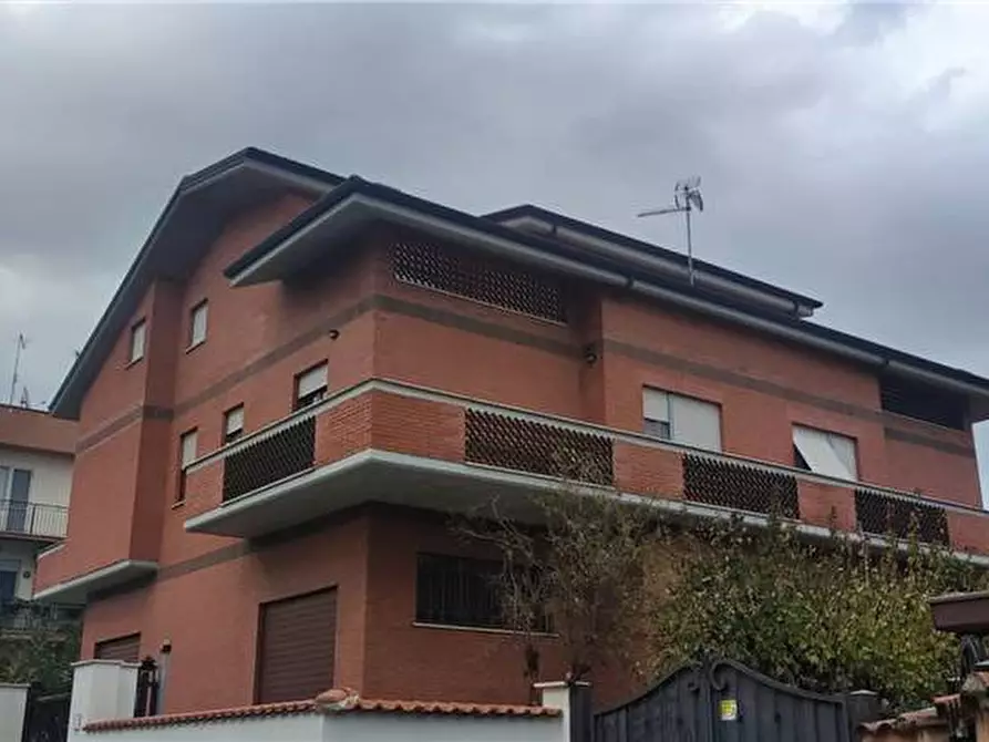 Attico in affitto in Via Renato Massa a Roma