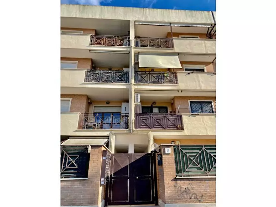Appartamento in vendita in Via Grumes a Roma
