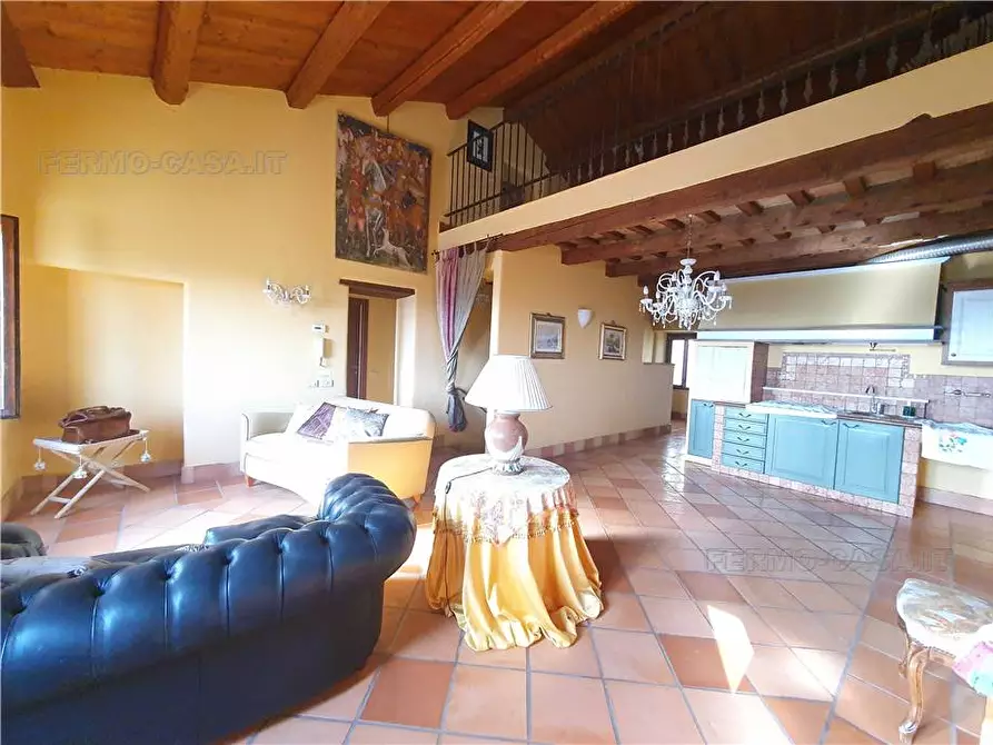 Villa in vendita in Via S. Ugo, 25 a Montegranaro
