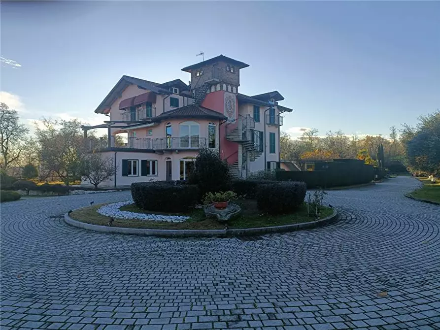 Villa in vendita a Malgesso