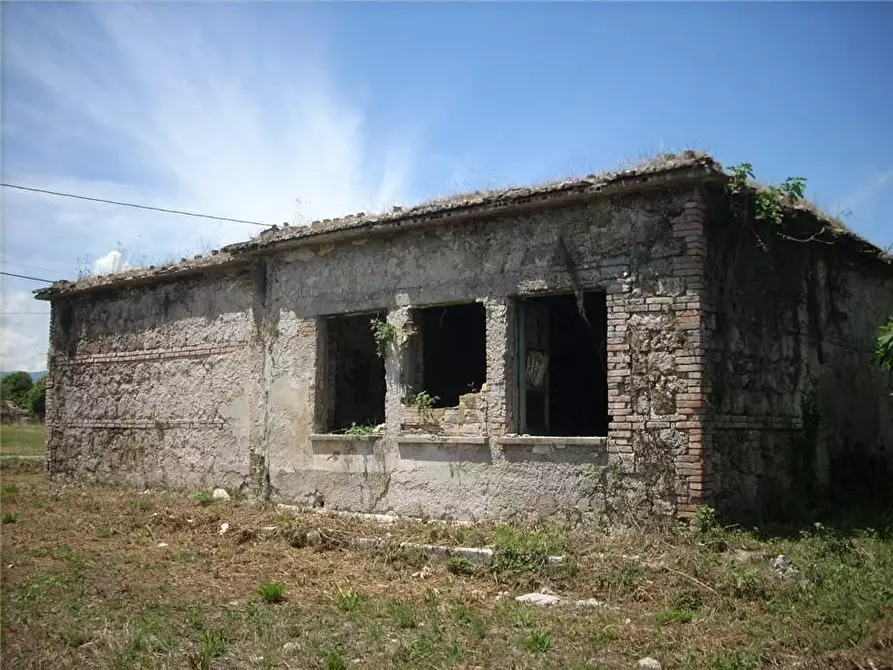 Immagine 2 di Rustico / casale in vendita  a Aquino