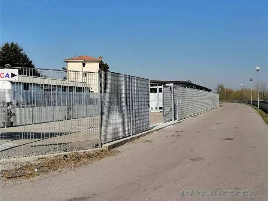 Immagine 2 di Capannone industriale in vendita  a Pontecorvo