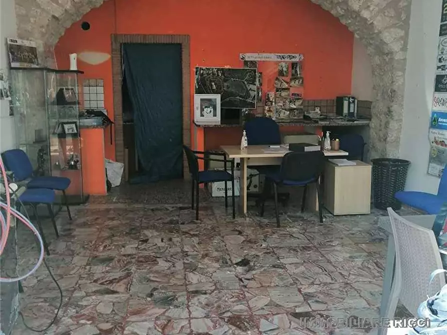 Immagine 2 di Attività commerciale in affitto  a Pico