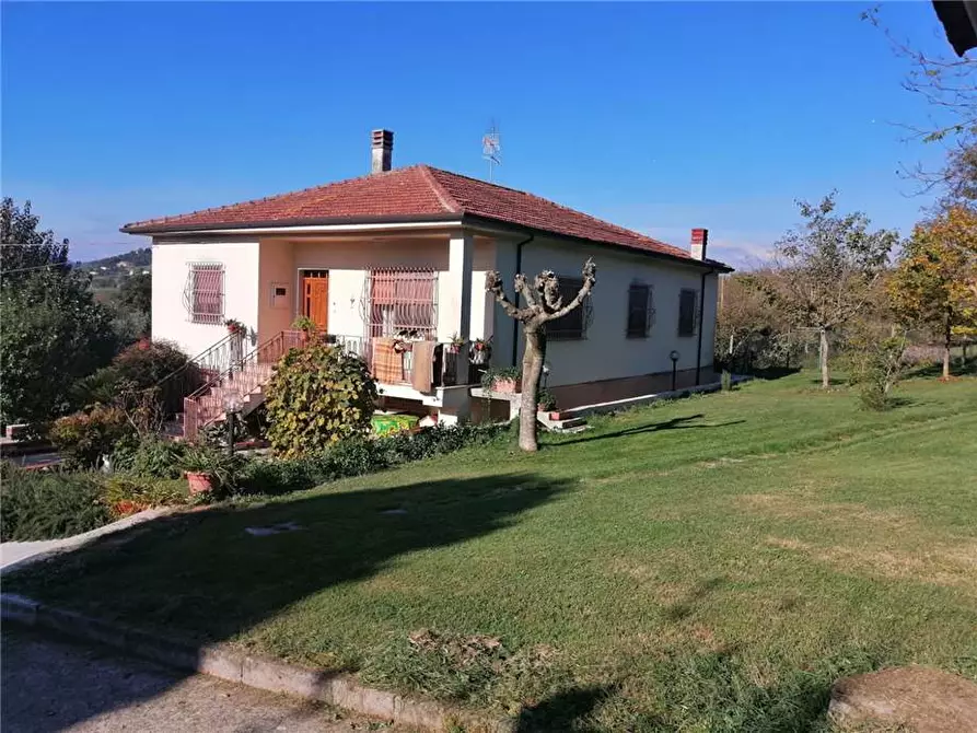 Immagine 1 di Villa in vendita  a Pontecorvo