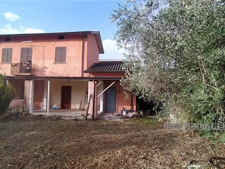 Immagine 1 di Villa in vendita  a Esperia