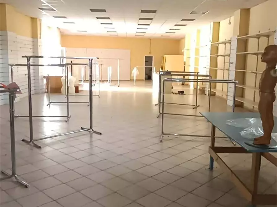 Immagine 4 di Attività commerciale in vendita  a Pontecorvo