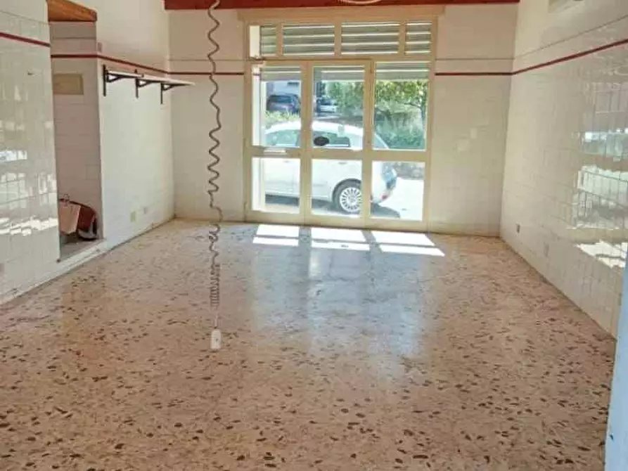 Immagine 4 di Attività commerciale in vendita  a Pico