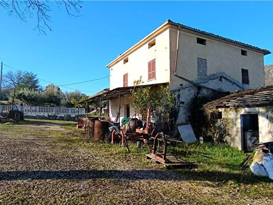 Immagine 2 di Rustico / casale in vendita  a San Giovanni Incarico