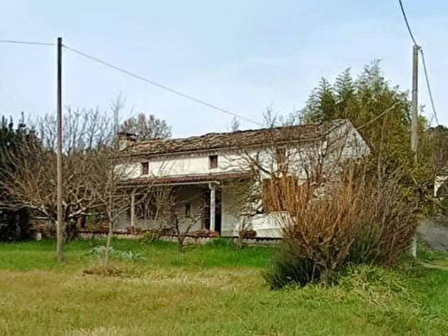 Immagine 1 di Rustico / casale in vendita  a Pico