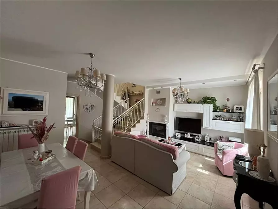 Immagine 3 di Villa in vendita  a Pontecorvo
