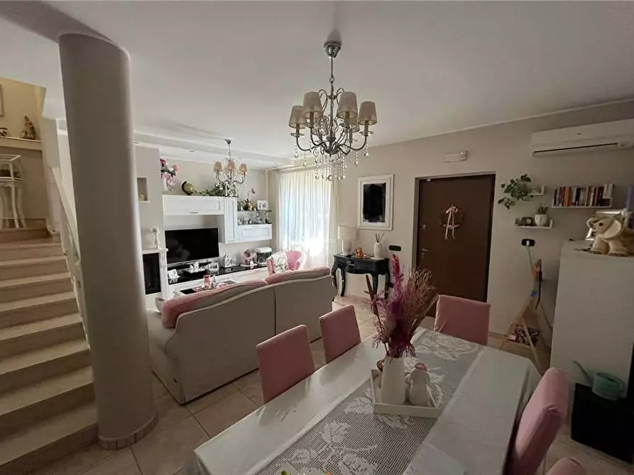Immagine 4 di Villa in vendita  a Pontecorvo