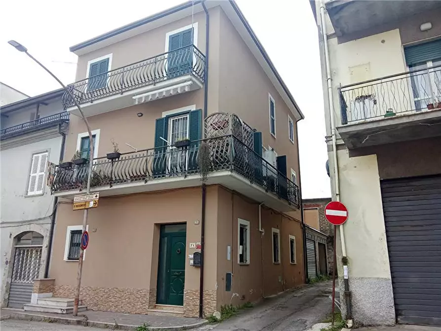 Immagine 1 di Villa in vendita  a Pontecorvo