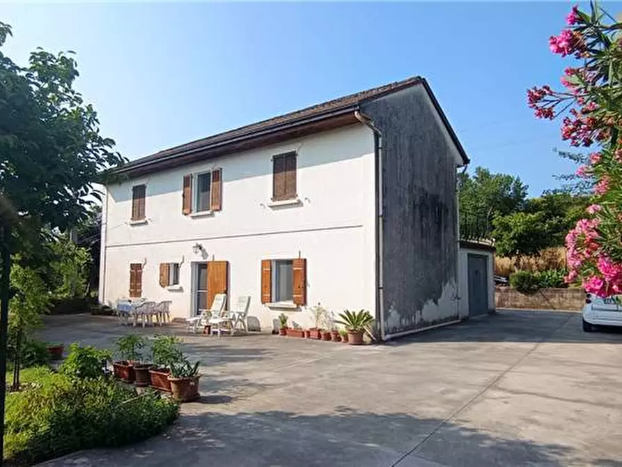 Immagine 1 di Villa in vendita  a Pontecorvo