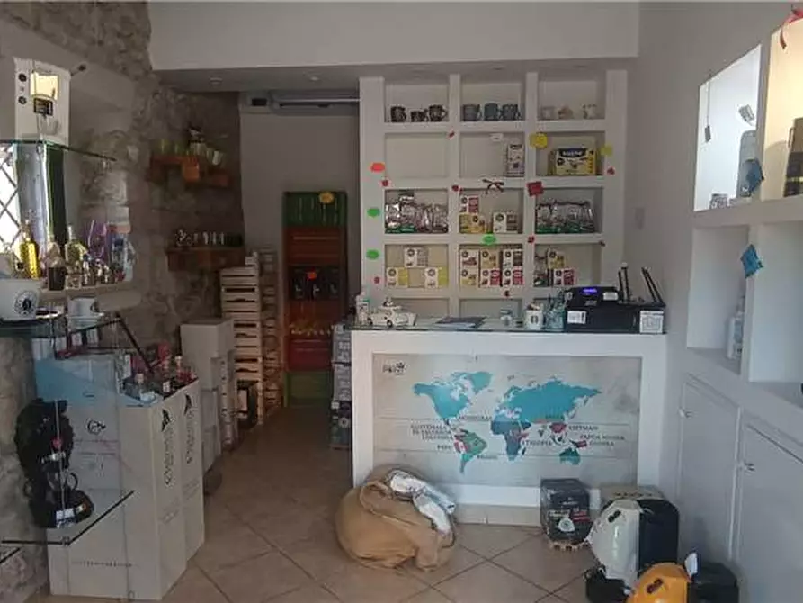 Immagine 4 di Attività commerciale in vendita  a Pontecorvo