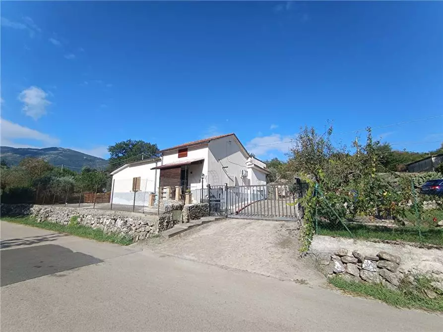 Immagine 1 di Villa in vendita  in Via Selvi Pozzo La Corte, 8 a Esperia