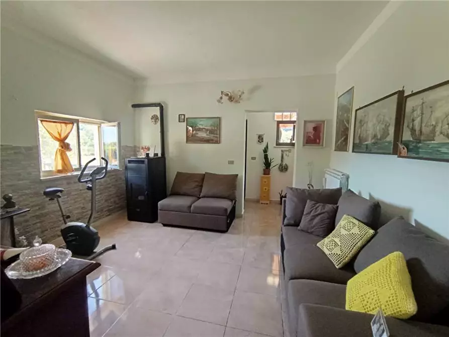 Immagine 5 di Villa in vendita  in Via Selvi Pozzo La Corte, 8 a Esperia