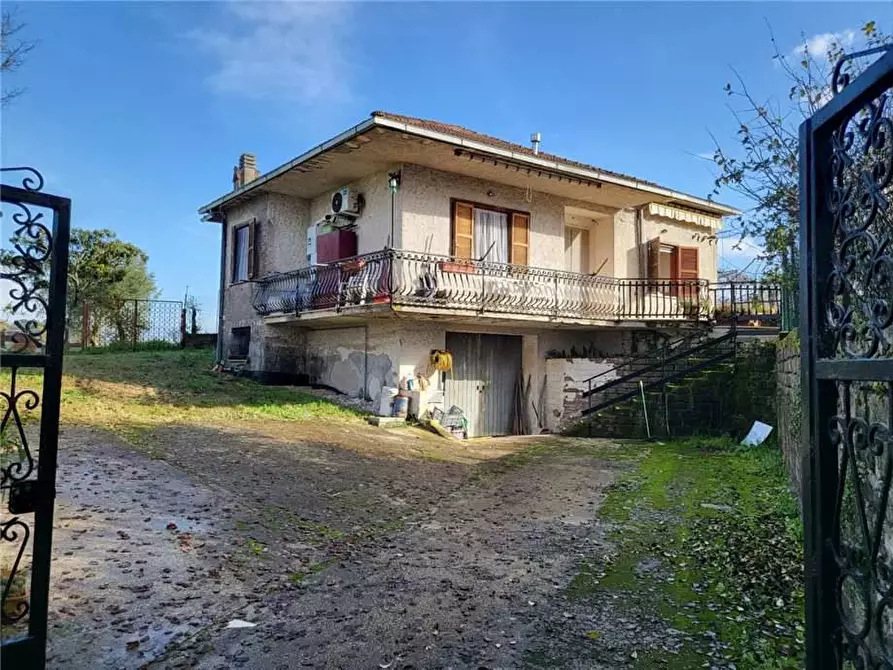 Immagine 1 di Villa in vendita  in Contrada Fabbricata a Pontecorvo