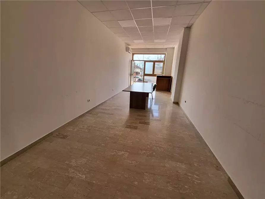 Immagine 4 di Ufficio in affitto  in Via Trieste a Pontecorvo
